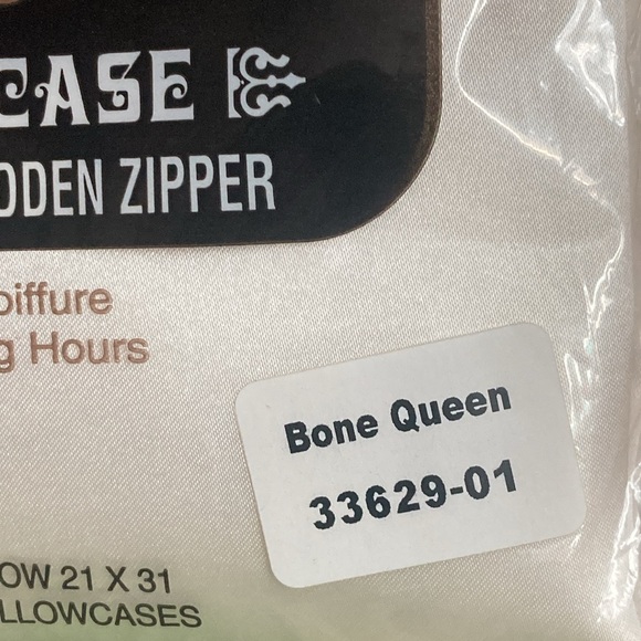 Vintage Bridal Satin queen size pillow cases. Never been out of OG packaging! - Picture 6 of 7